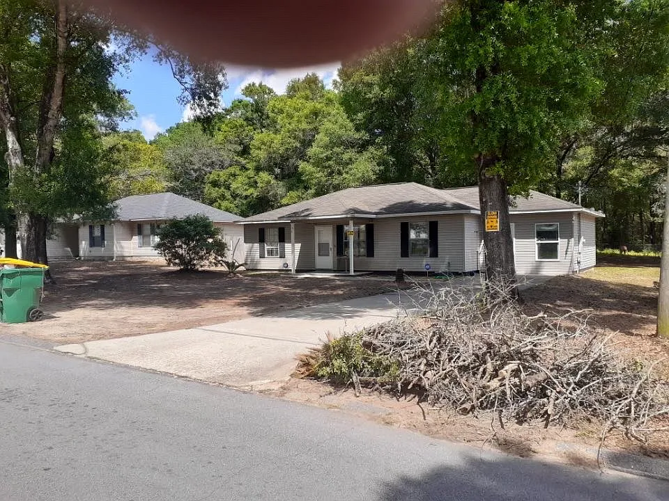 4 bed, 1600 sqft, $1,800 — Photo 2