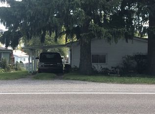 5467 River Rd, East China, MI 48054