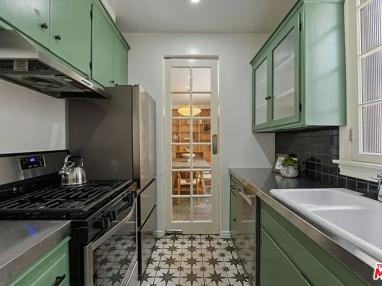 1345 N Hayworth Ave #2 — Photo 15
