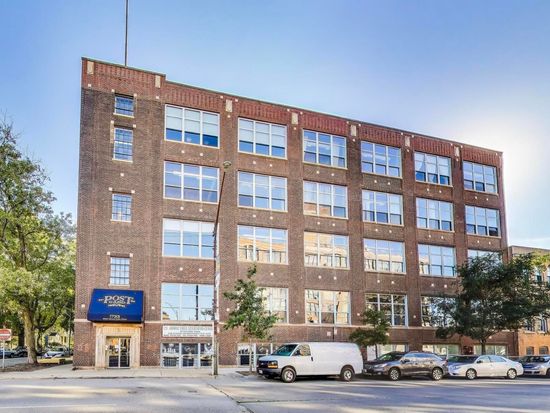 1733 W Irving Park Rd APT 215, Chicago, IL 60613