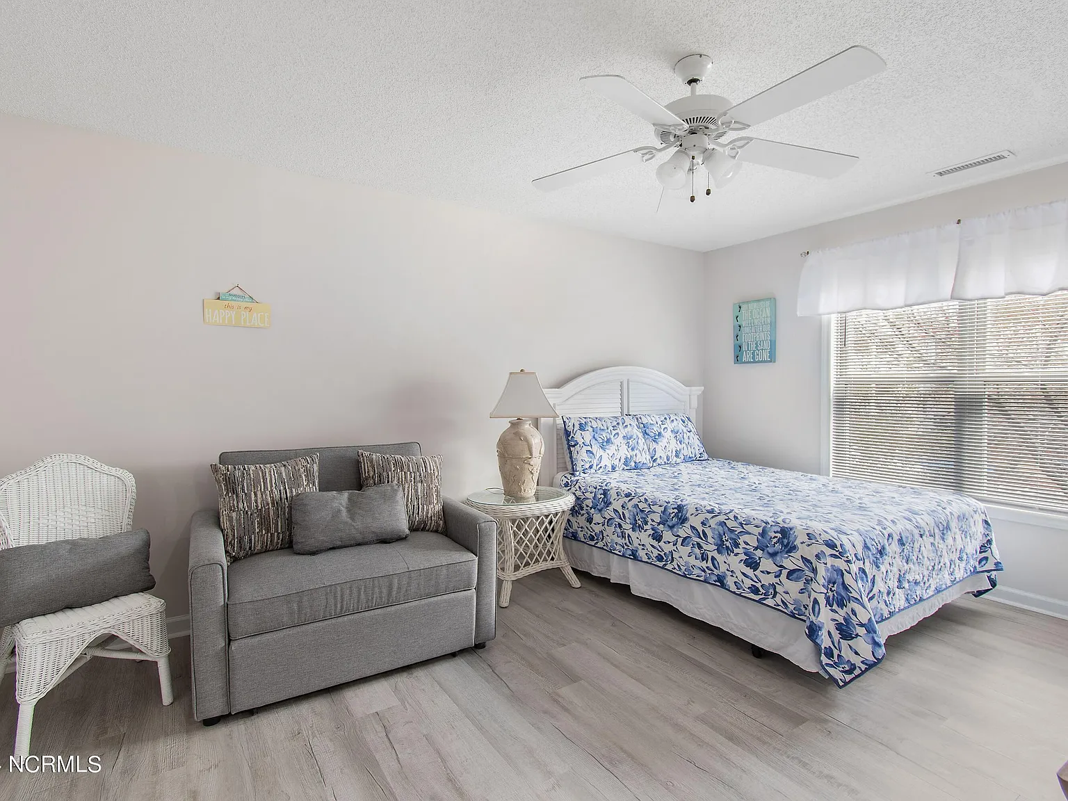 1 bed, 1.0 bath, 228 sqft, $1,000 — Photo 3
