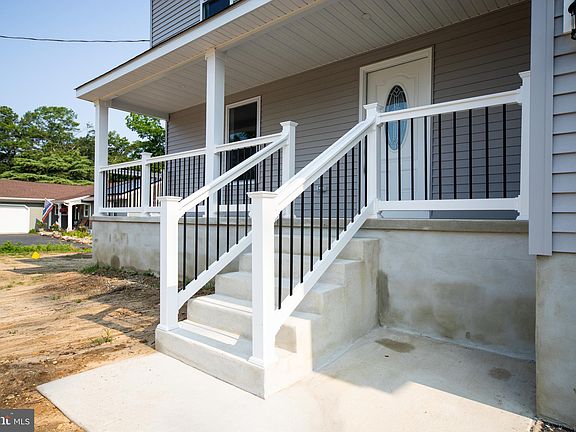 4th image of 270 West Ave