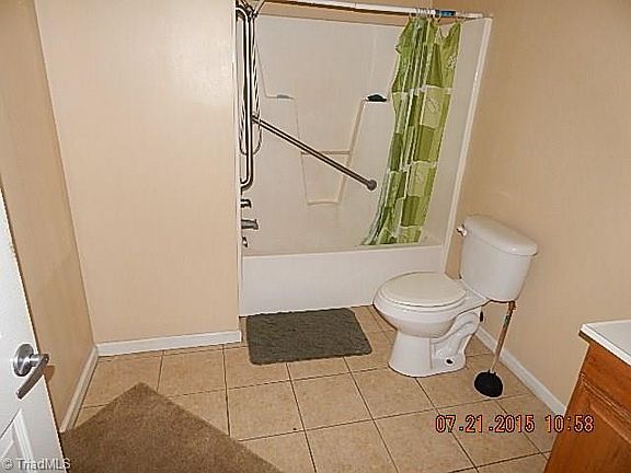 4th image of 636 Gunn St