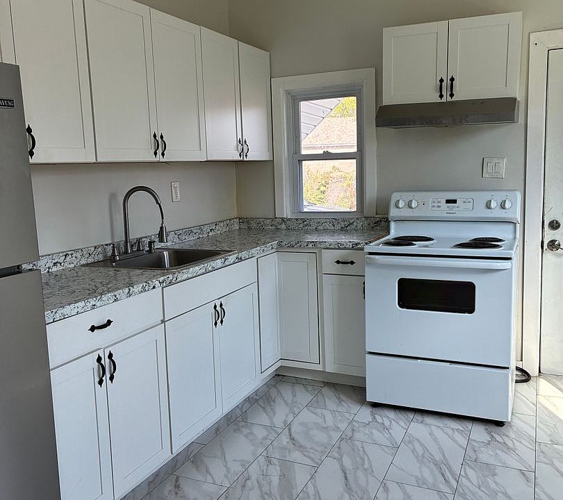 1st image of 127-129 Main St