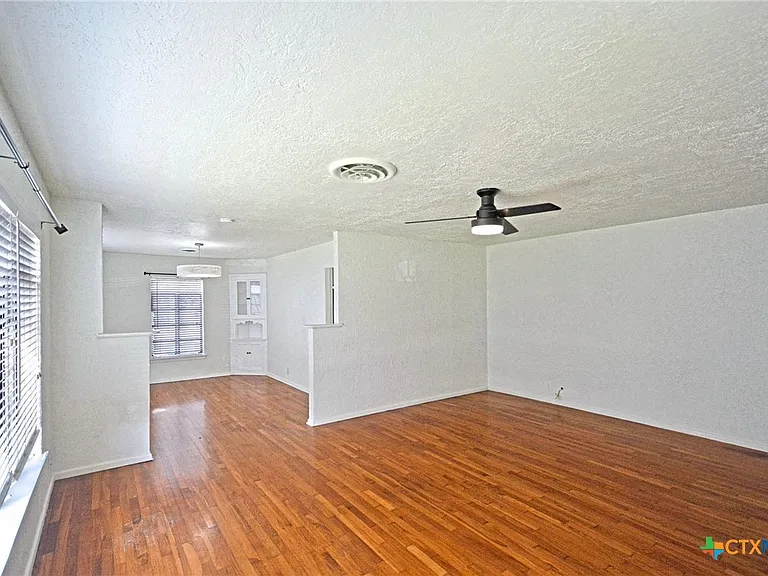268 E Mill St — Photo 5