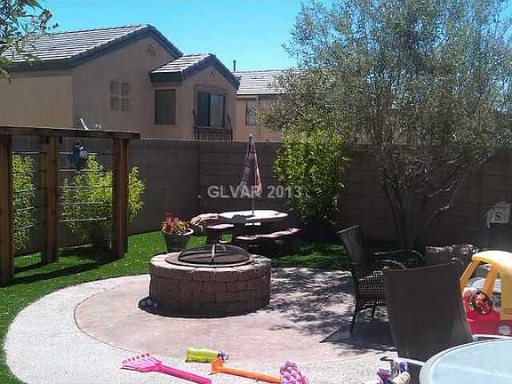 3rd image of 324 Sweet Sugar Pine Dr