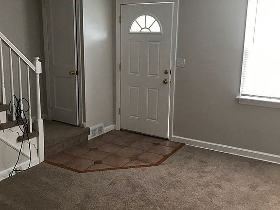 3rd image of 1120 Coyne Pl