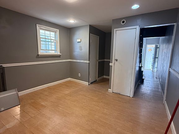 4th image of 212 Parker St #2L