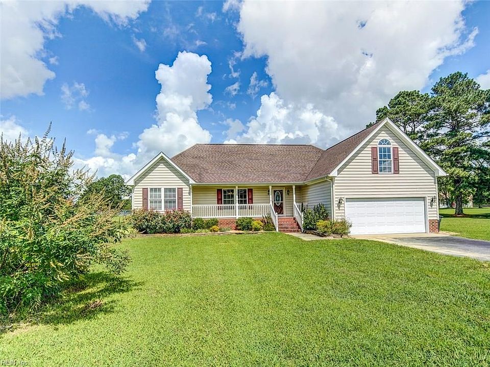 Gorgeous one owner 4 bedroom, 2 bath ranch on 1 acre in the Southampton School District