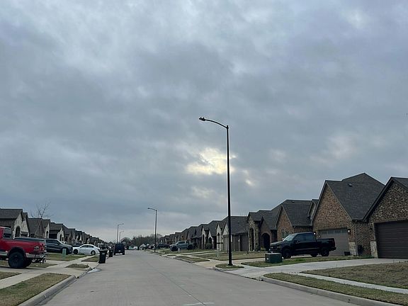 4th image of 1007 Tippit Ln
