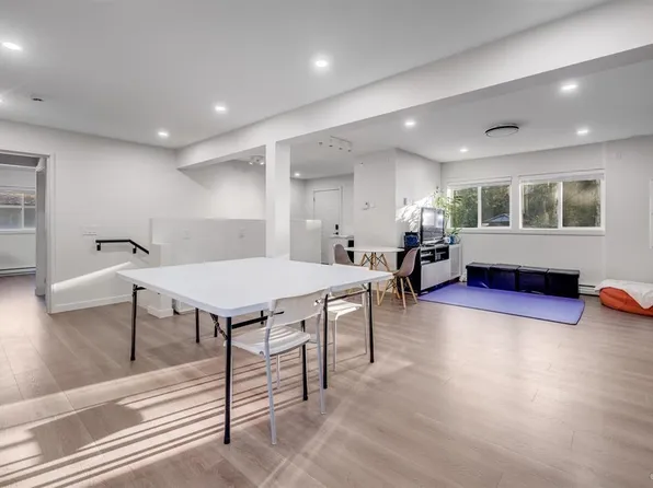 7843 Wedgewood St, Burnaby, BC V5E 2E5