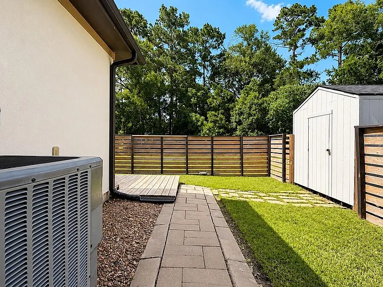 11611 Walraven Dr — Photo 21