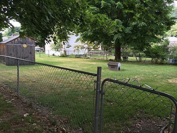 3rd image of 115 11th St
