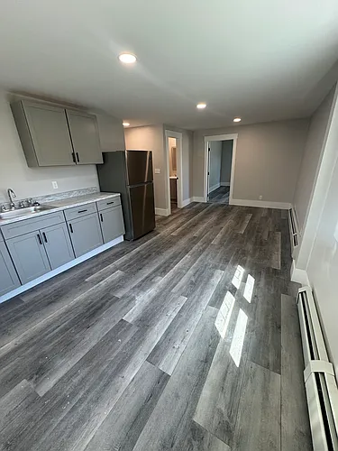 196 Bates St #10 Photo 1