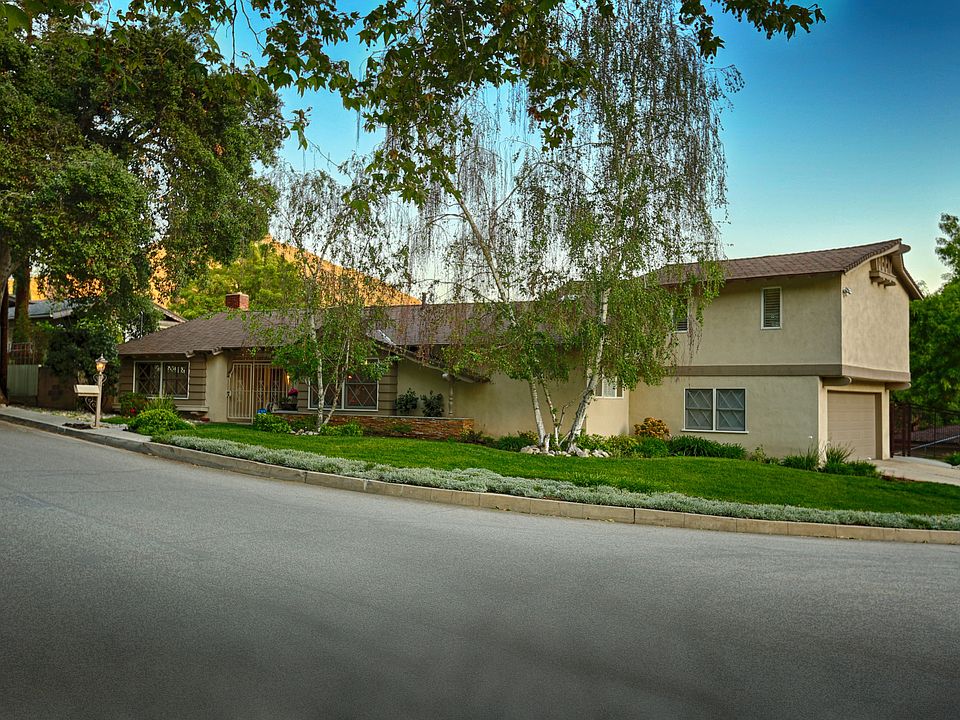 1st image of 1700 Golf Club Dr