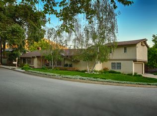 1700 Golf Club Dr, Glendale, CA 91206