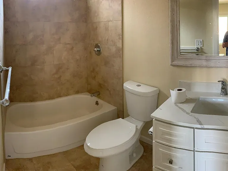 1291 Columbia St — Photo 9