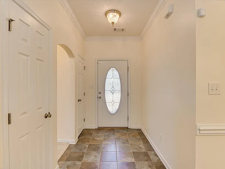 443 Surrey Park Dr SE — Photo 5
