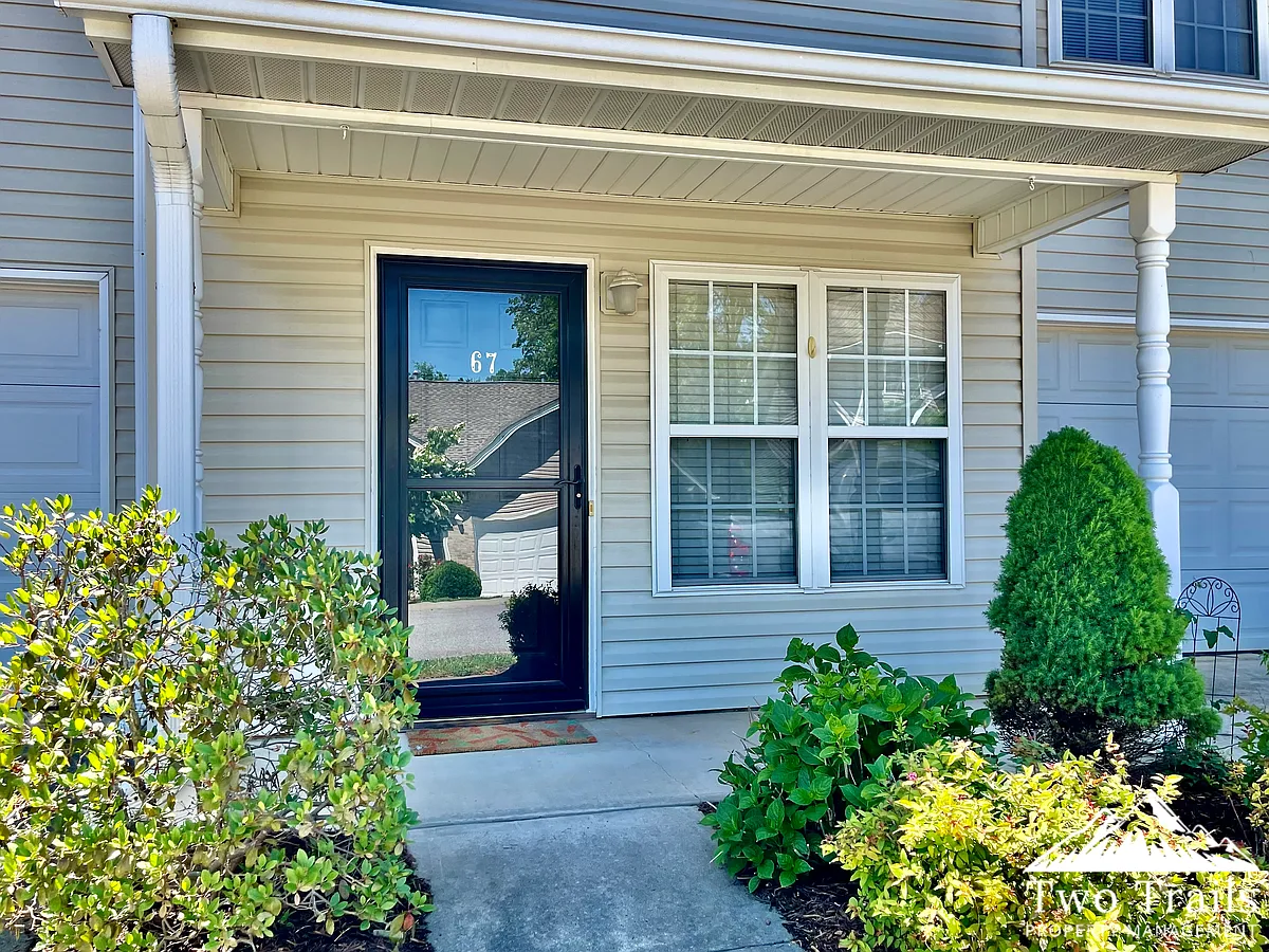 Building Photo - 67 Farington Cir
