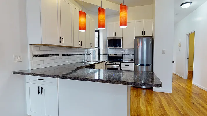 Rented by Bond New York | media 12