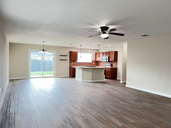 4th image of 9252 Saint Martin Rd