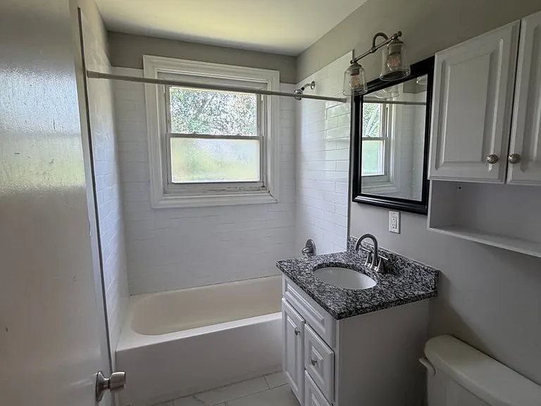2716 Donna Hill Dr — Photo 3