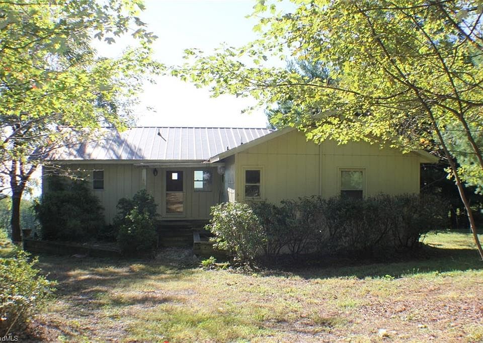 1st image of 22 Glen Pine Ln