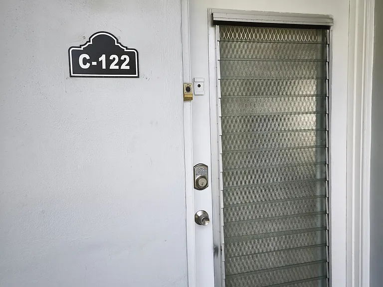 122 Normandy Ln #122 — Photo 2