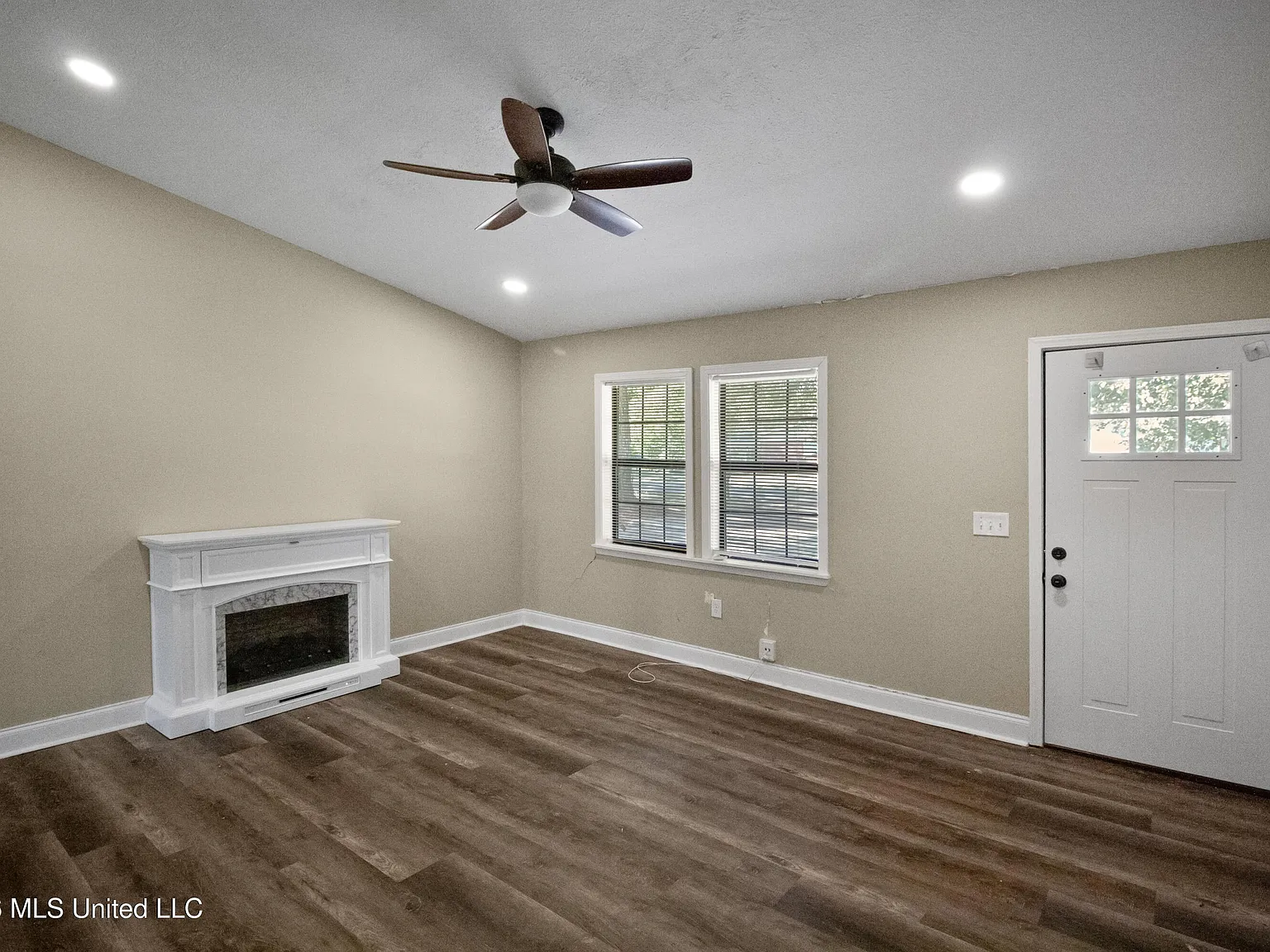 3 bed, 2.0 bath, 1260 sqft, $1,850 — Photo 4