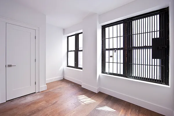 Rented by R New York | media 32