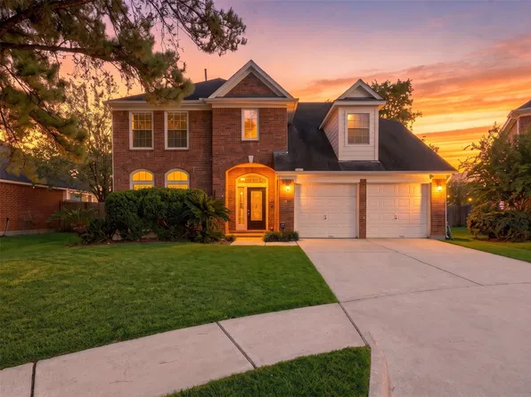 12735 Canterbury Dr, Houston, TX 77014