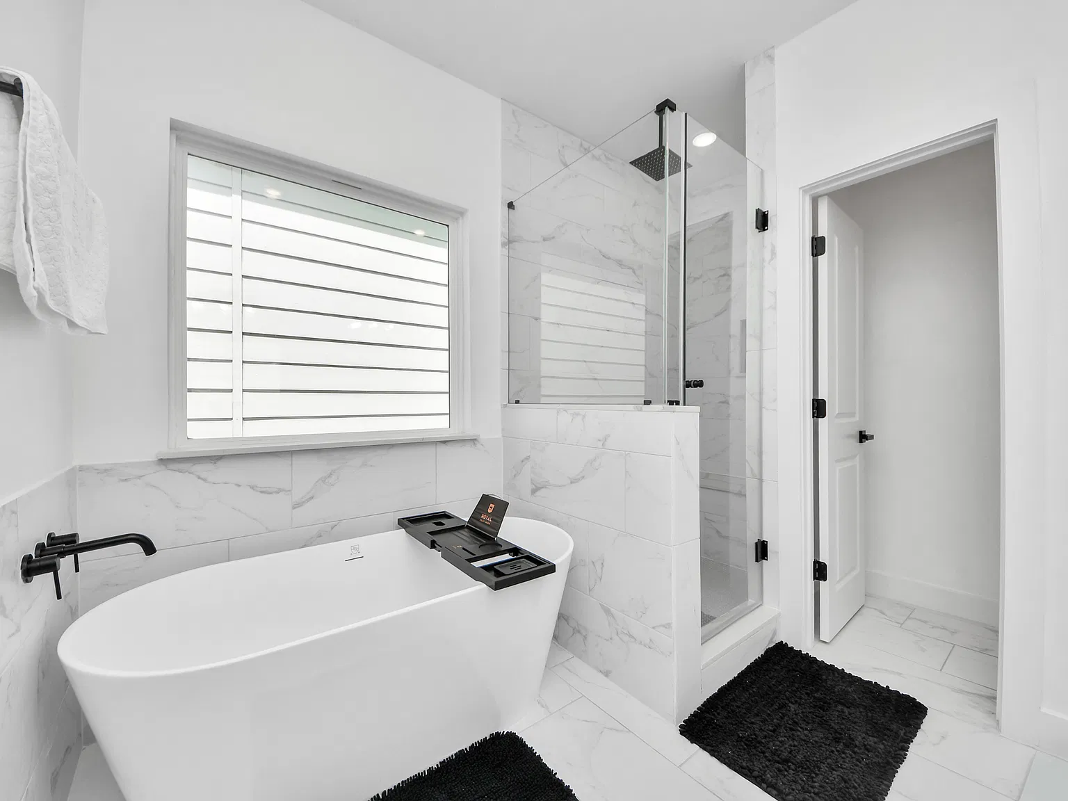 3 bed, 3.5 bath, 1755 sqft, $2,700 — Photo 2