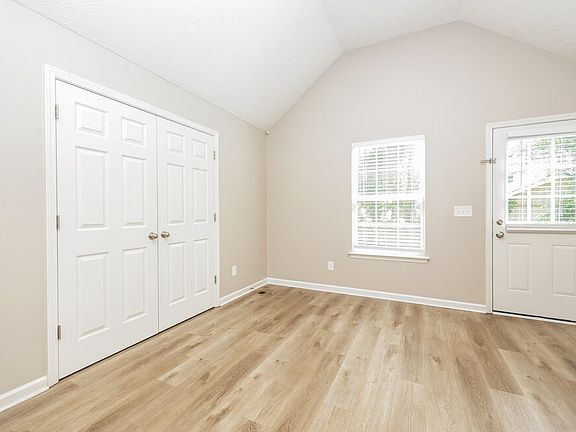 5th image of 2420 Plymouth Ct