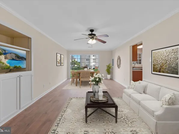 1116 Huntmaster Ter NE Unit 102, Leesburg, VA 20176