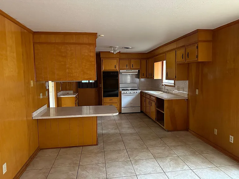 1022 Garden Park Dr — Photo 6