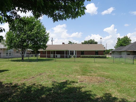 4th image of 127 Country Dr
