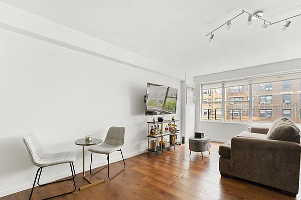 Sold by Compass | media 1
