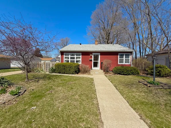 908 W 15th St, Sterling, IL 61081