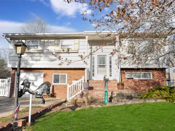 1373 Saint Louis Avenue, Bay Shore, NY 11706