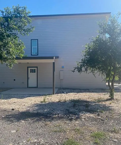 183 Mimosa Rd — Photo 2