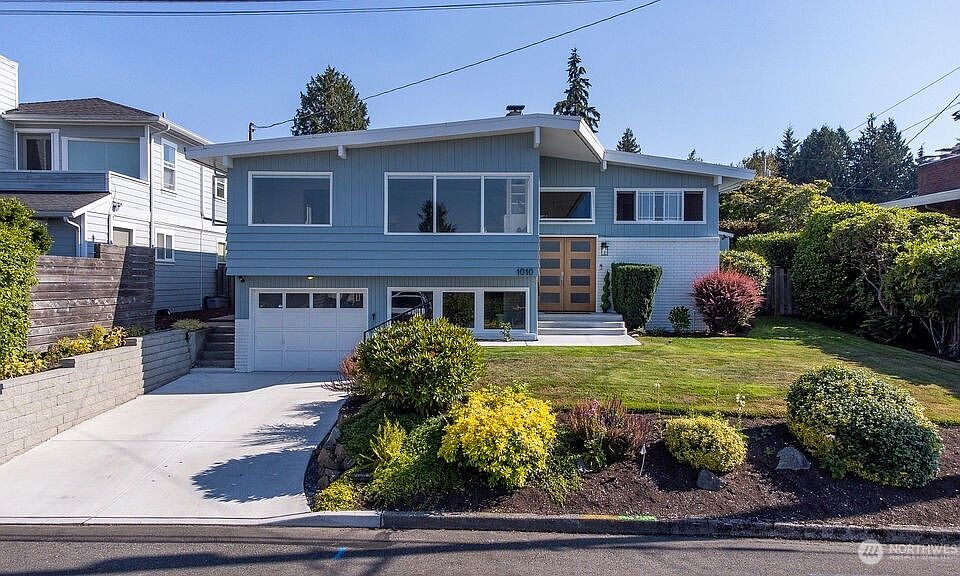 1st image of 1010 Daley Street