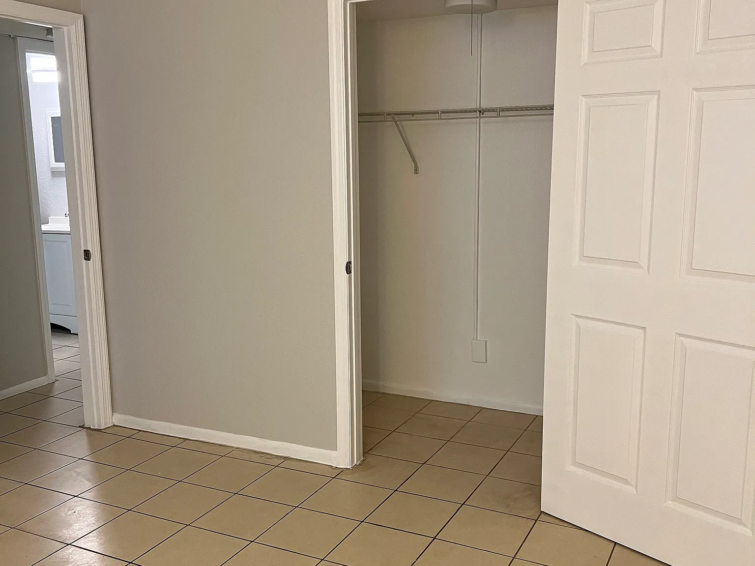 2 bed, 1.0 bath, 800 sqft, $1,475 — Photo 3