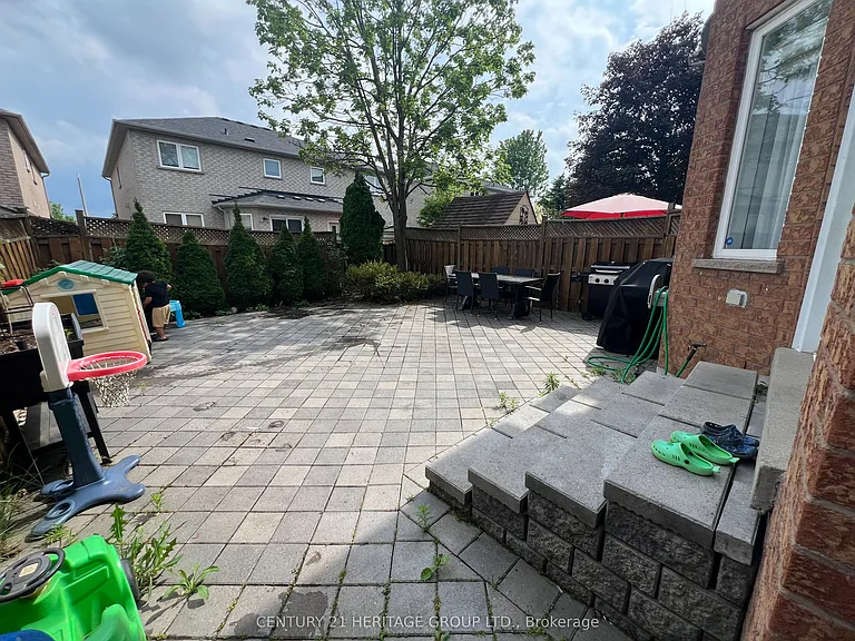 35 Brightsview Dr — Photo 23