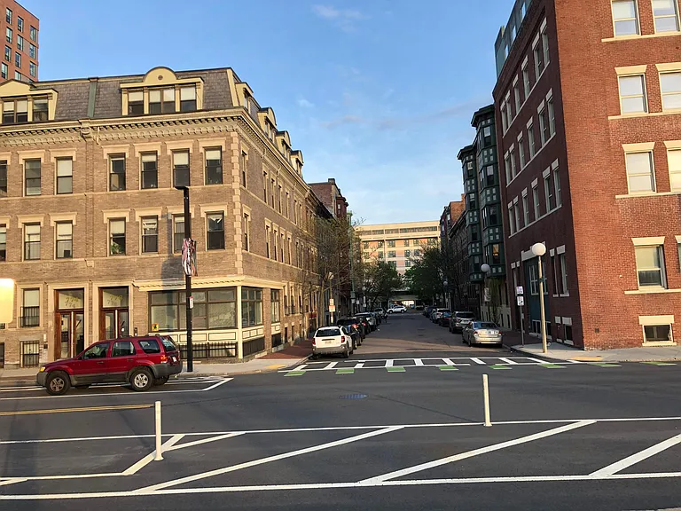 32 Cunard St #2B — Photo 9