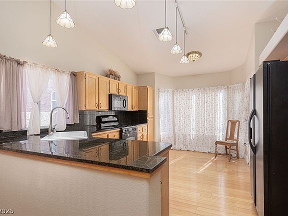 5th image of 6145 Desert Haven Rd