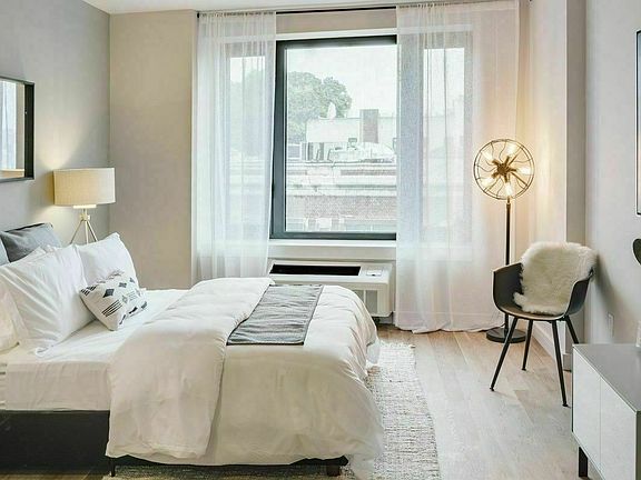 3rd image of 1525 Bedford Ave #806