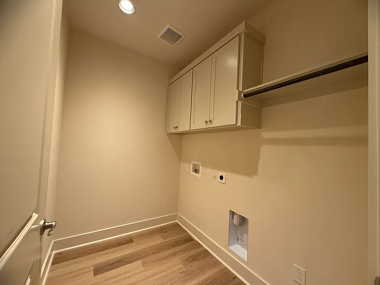 106 Kirkland St — Photo 8