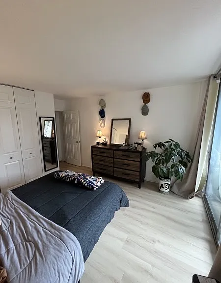 909 Logan St #4B — Photo 9