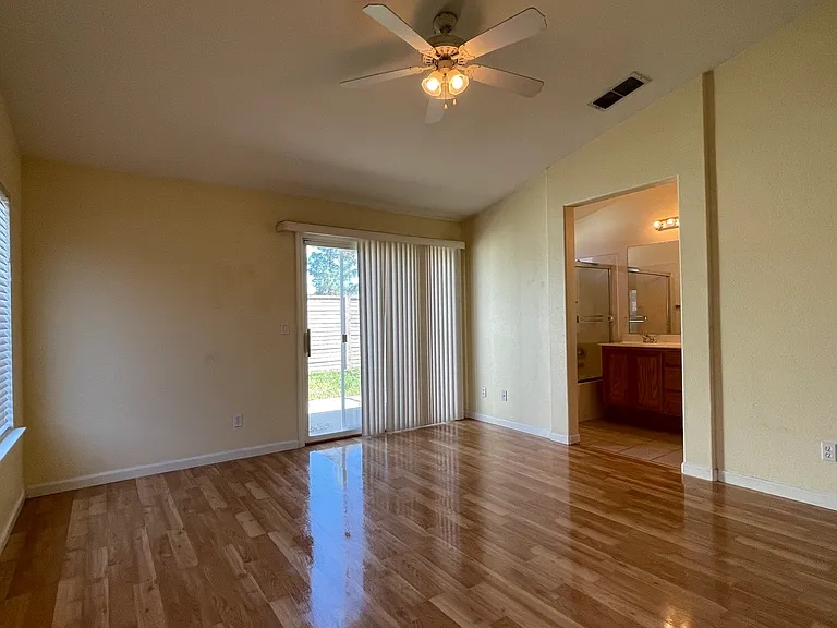 5036 Shipwheel Dr — Photo 5
