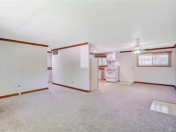 5th image of 3748 Hertland Dr